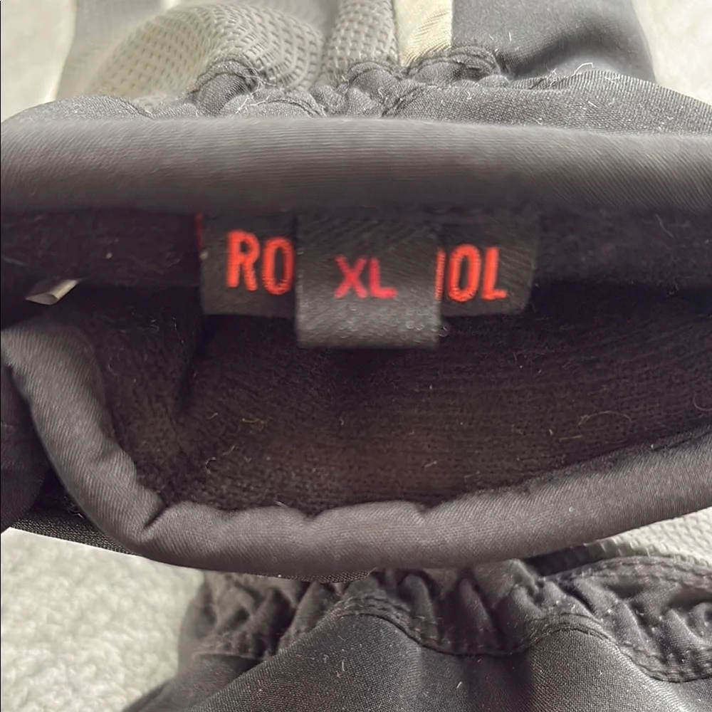 EUC Kid’s Rossignol Black and Gray Winter Gloves XL